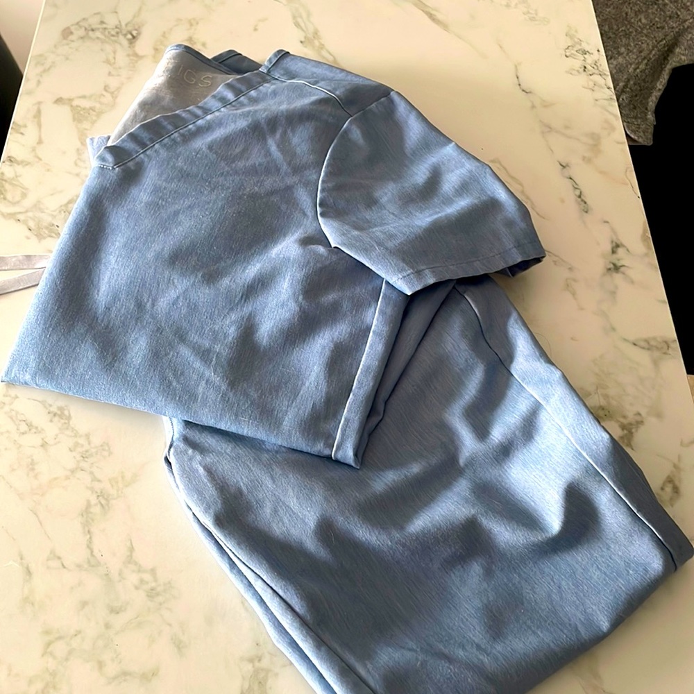 Official Figs scrub set in limited edition blue!